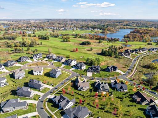 Nestled within one of Lake Elmoâs most coveted communities, The Royal Club offers championship golf, scenic walking paths, and a vibrant neighborhood ambiance.