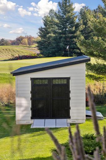 Outside, a charming â19th Holeâ backyard retreat provides the perfect finishing touch, a welcoming space for stowing your gear or sharing post-round refreshments as the sun sets over the fairway.