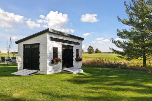 Outside, a charming â19th Holeâ backyard retreat provides the perfect finishing touch, a welcoming space for stowing your gear or sharing post-round refreshments as the sun sets over the fairway.