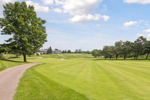 An 18-hole championship course with a co-designed layout by Arnold Palmer and Annika SÃ¶renstam. Also features a 6-hole short course.
