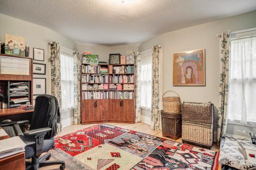 1933 E River Terrace, Minneapolis, MN 55414