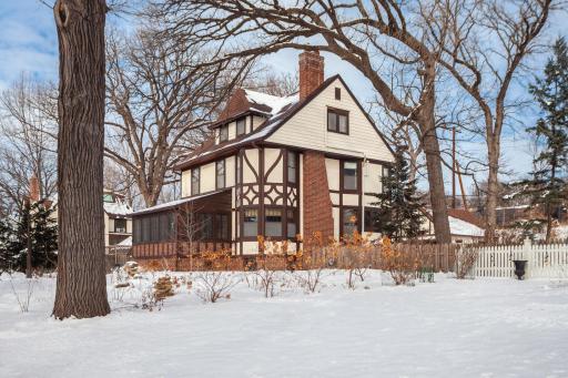 1933 E River Terrace, Minneapolis, MN 55414