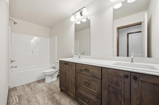 7699 Cub Creek Way, Horace, ND 58047