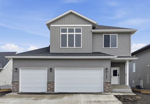 7699 Cub Creek Way, Horace, ND 58047