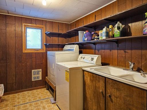 452 4th St NW, Perham, MN 56573