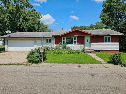 452 4th St NW, Perham, MN 56573