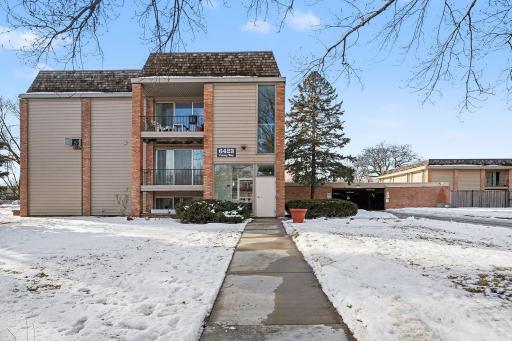 6423 Colony Way, 3L, Minneapolis, MN 55435