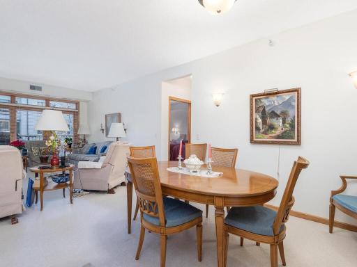 5225 Grandview Square, 210, Edina, MN 55436
