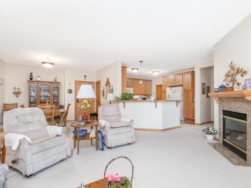 5225 Grandview Square, 210, Edina, MN 55436
