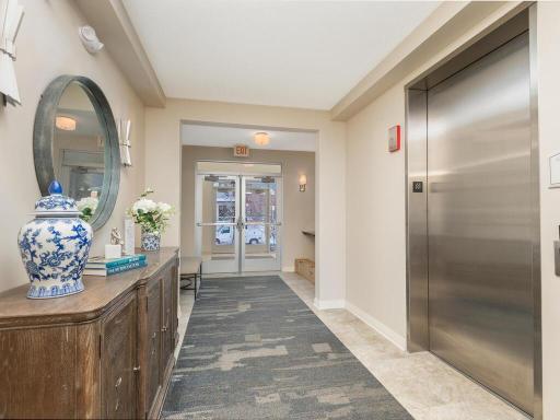 5225 Grandview Square, 210, Edina, MN 55436