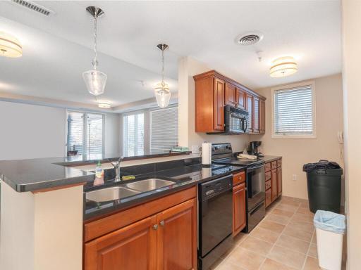 5225 Grandview Square, 210, Edina, MN 55436