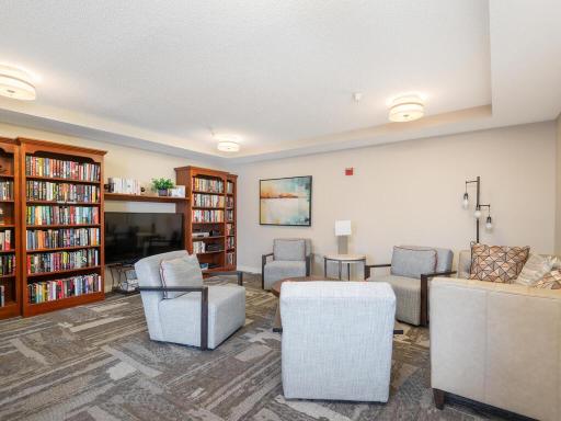 5225 Grandview Square, 210, Edina, MN 55436