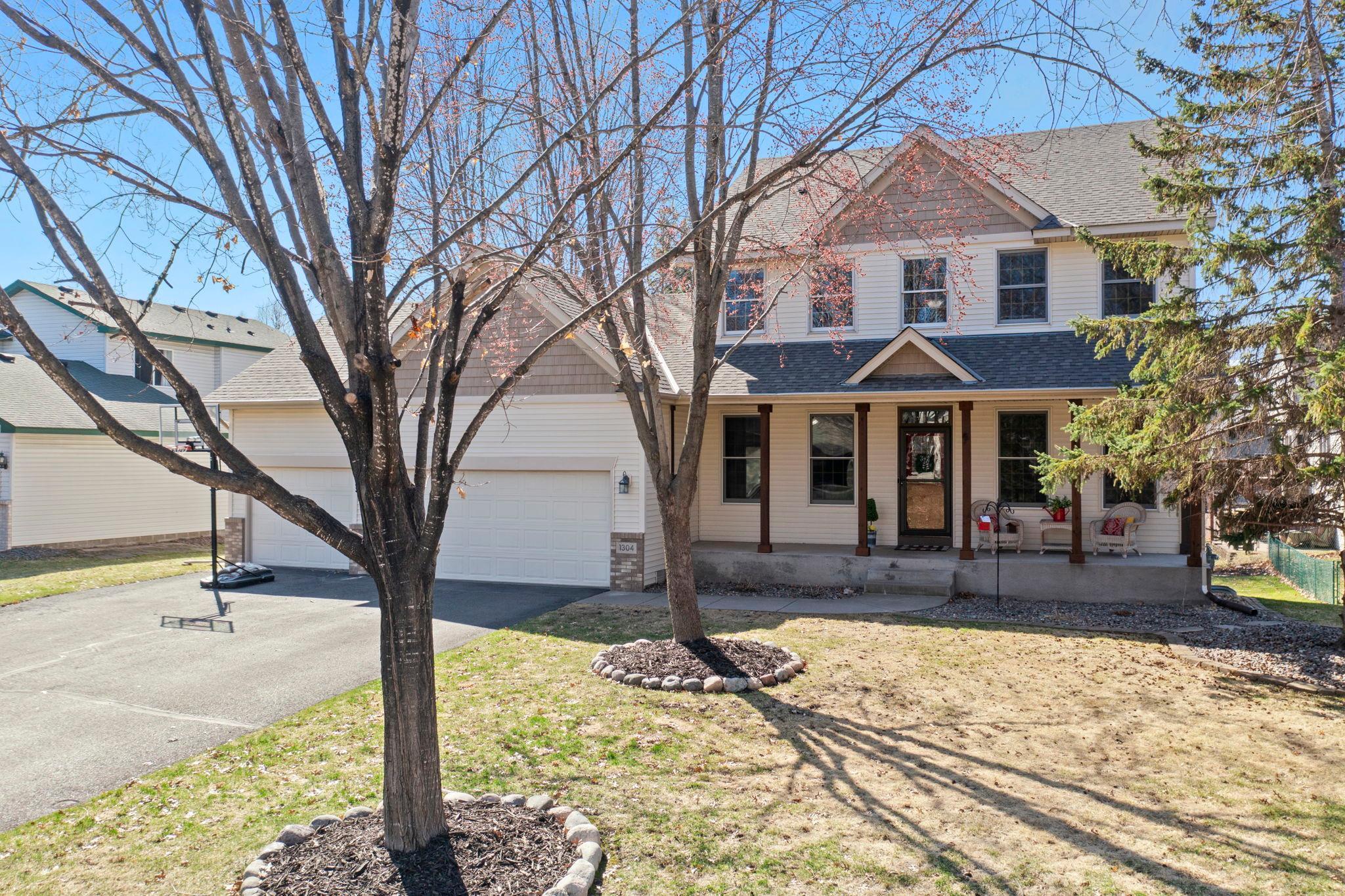 17-web-or-mls-1304 155th Ln NW-236.jpg