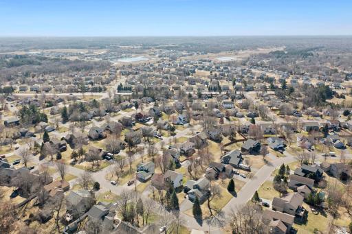 You'll love this friendly neighborhood - and its' proximity to all that Andover has to offer!