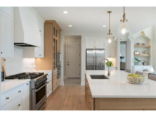 9257 Timberland Trail, Eden Prairie, MN 55347