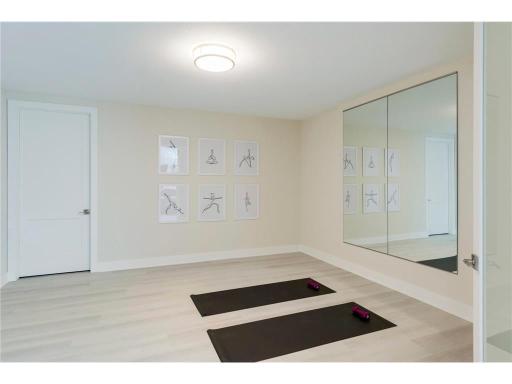 9257 Timberland Trail, Eden Prairie, MN 55347