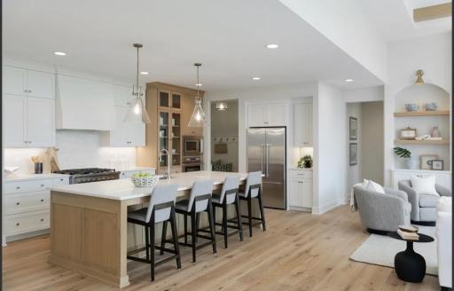 9257 Timberland Trail, Eden Prairie, MN 55347