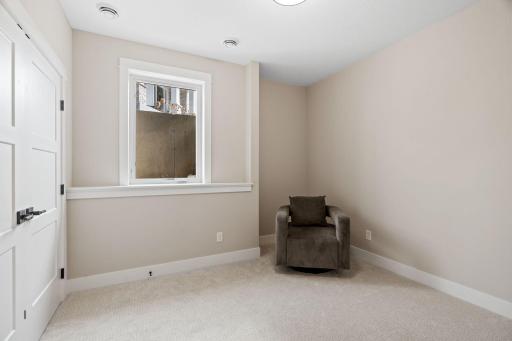 16404 47th Place N, Minneapolis, MN 55446
