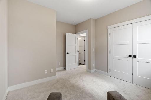 16404 47th Place N, Minneapolis, MN 55446