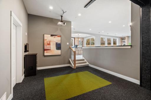 16404 47th Place N, Minneapolis, MN 55446