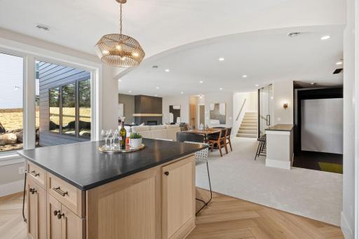 16404 47th Place N, Minneapolis, MN 55446