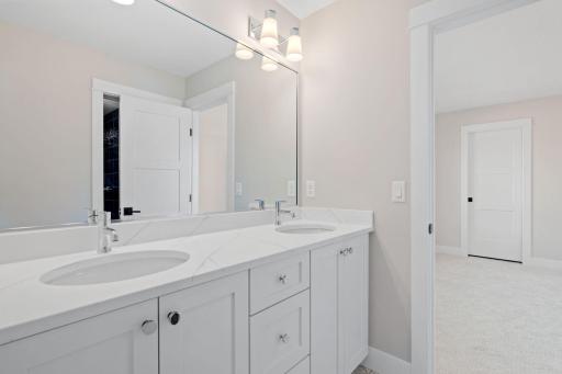 16404 47th Place N, Minneapolis, MN 55446