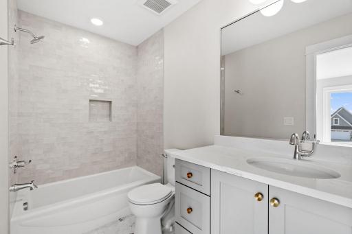 16404 47th Place N, Minneapolis, MN 55446