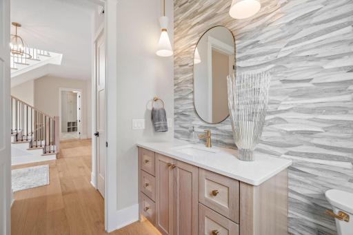 16404 47th Place N, Minneapolis, MN 55446
