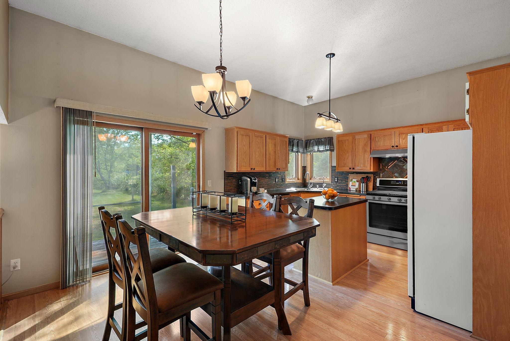 kitchen/dining room