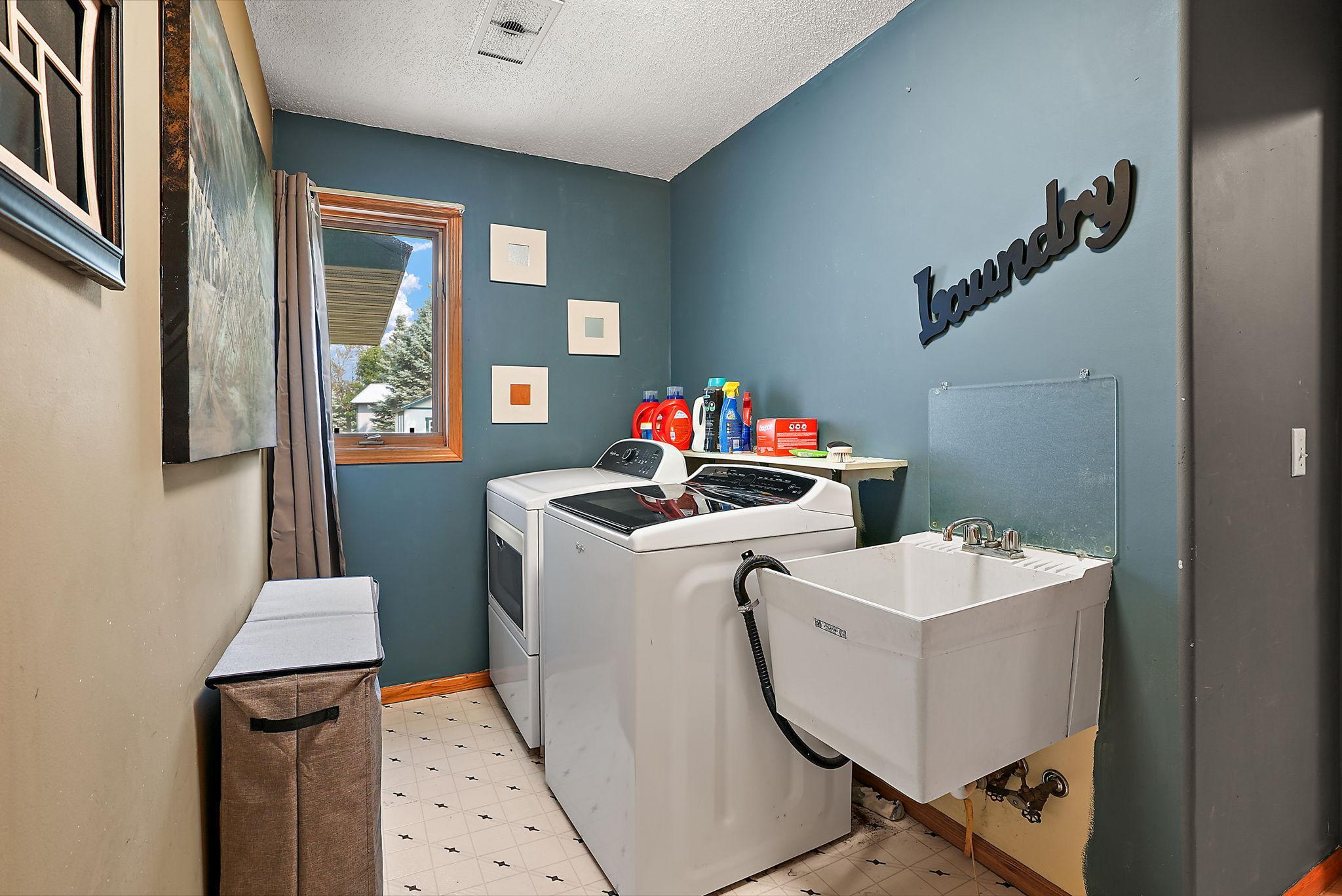 Main level laundry room