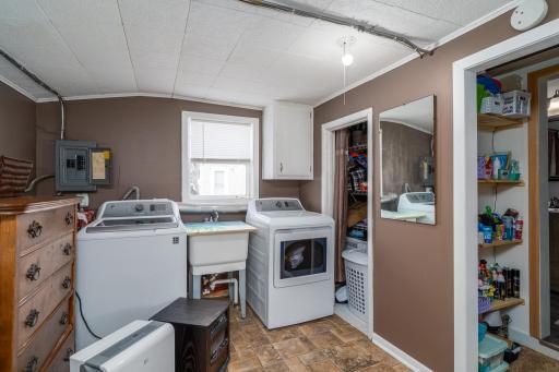 1221 Knight Avenue N, Thief River Falls, MN 56701