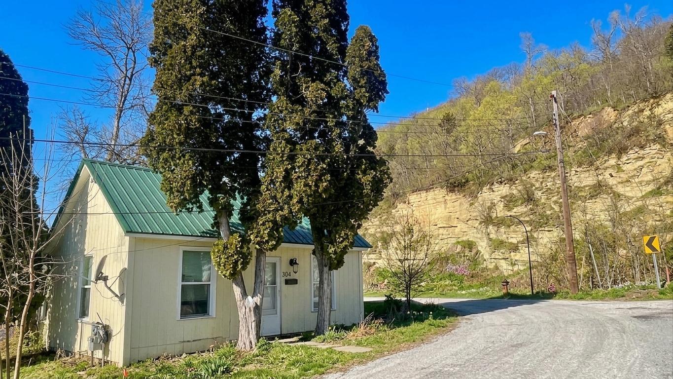 Front of home with great view of Barn Bluff.