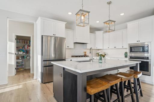 22-web-or-mls-Gretz Wy-S3012-022.jpg