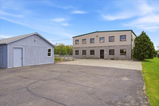 617 Pierce St. - additional "lab building to the left.