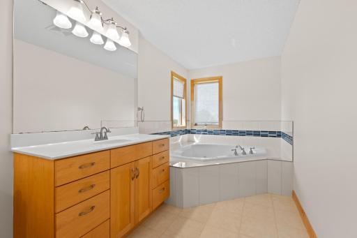 2728 Headland Court SW, Rochester, MN 55902