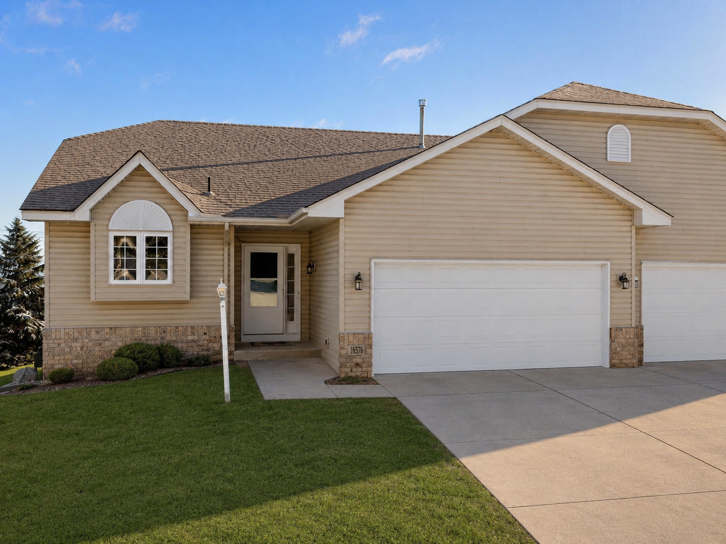 18576 Euclid Path Farmington