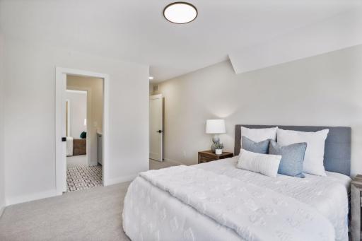 5304 Hollywood Road, Edina, MN 55436