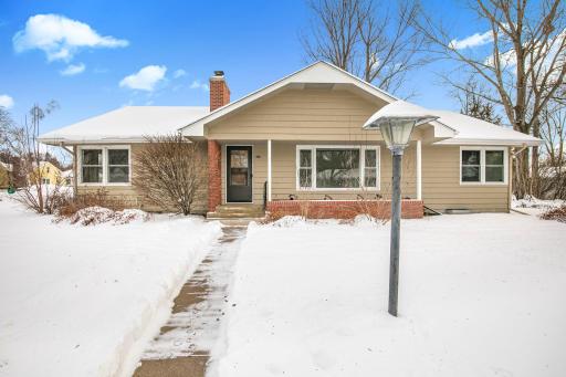 615 Mooers Avenue SE, Cokato, MN 55321