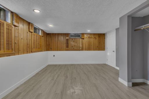 615 Mooers Avenue SE, Cokato, MN 55321