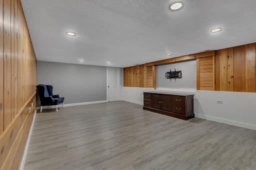 615 Mooers Avenue SE, Cokato, MN 55321