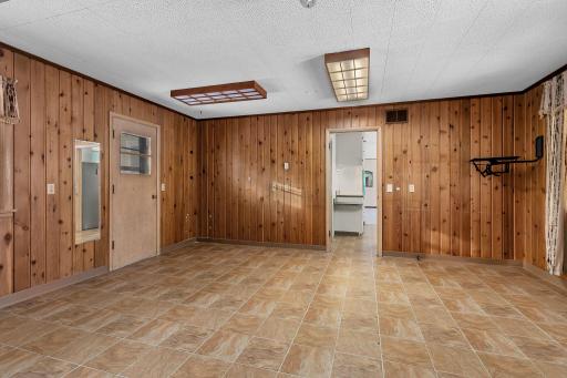 615 Mooers Avenue SE, Cokato, MN 55321