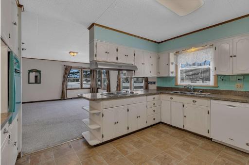 615 Mooers Avenue SE, Cokato, MN 55321