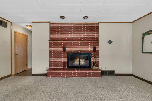 615 Mooers Avenue SE, Cokato, MN 55321