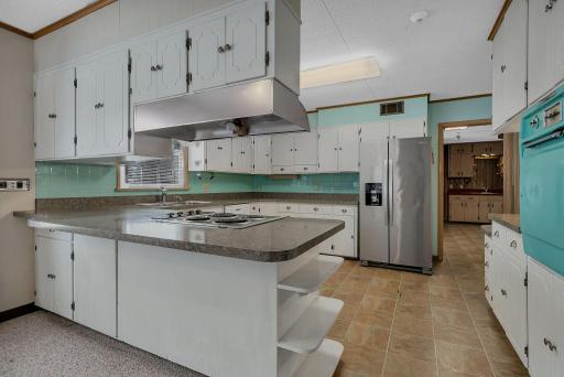 615 Mooers Avenue SE, Cokato, MN 55321