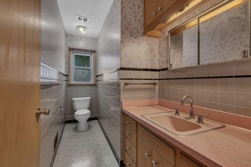 615 Mooers Avenue SE, Cokato, MN 55321