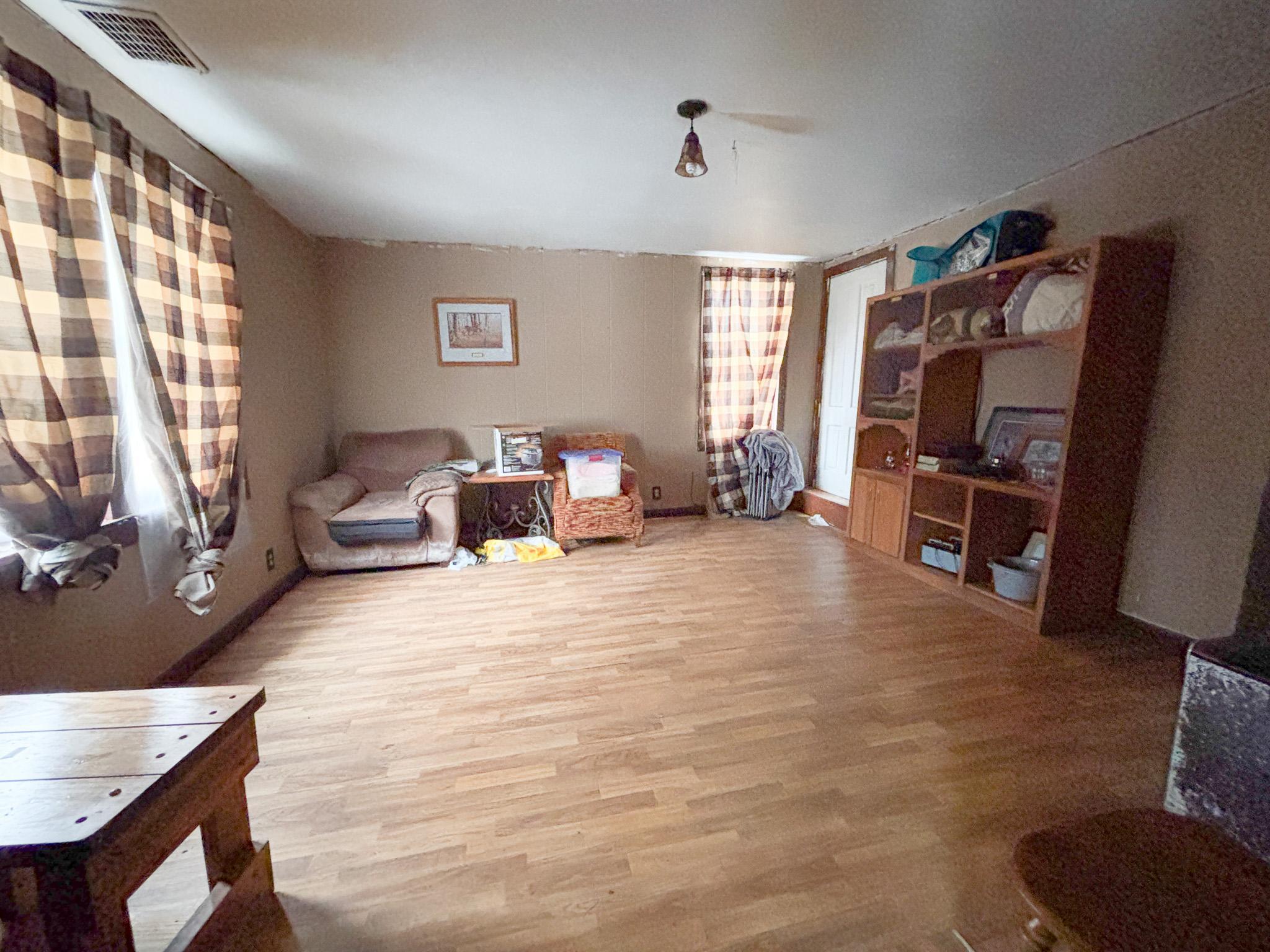living room_(1).jpg