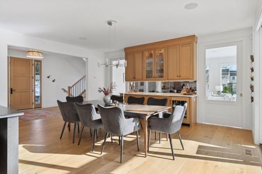 4813 Woodhill Way, Edina, MN 55424