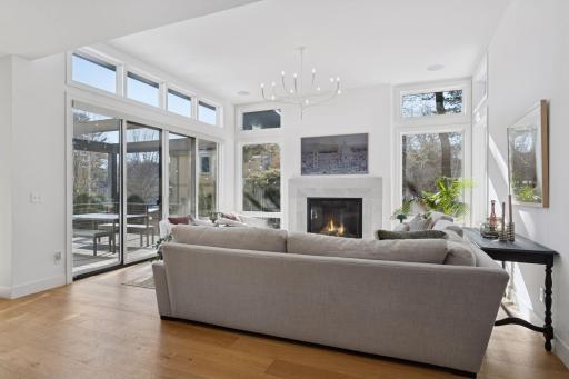 4813 Woodhill Way, Edina, MN 55424