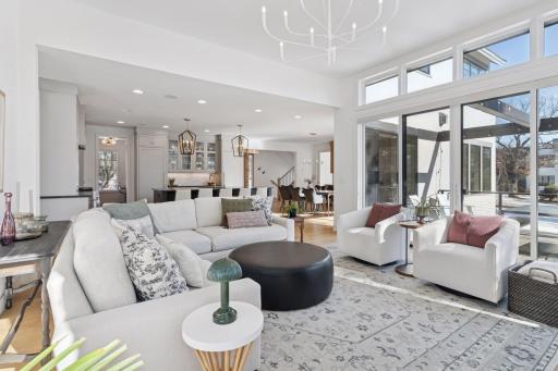 4813 Woodhill Way, Edina, MN 55424