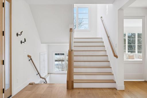 4813 Woodhill Way, Edina, MN 55424